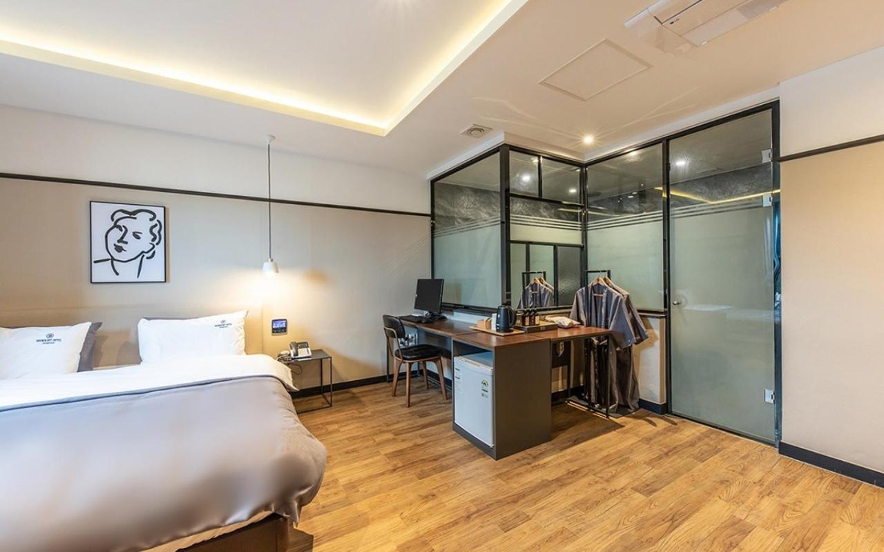 Brown Dot Hotel Jeonggwan Busan Buitenkant foto