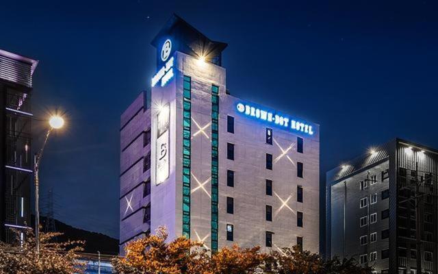 Brown Dot Hotel Jeonggwan Busan Buitenkant foto