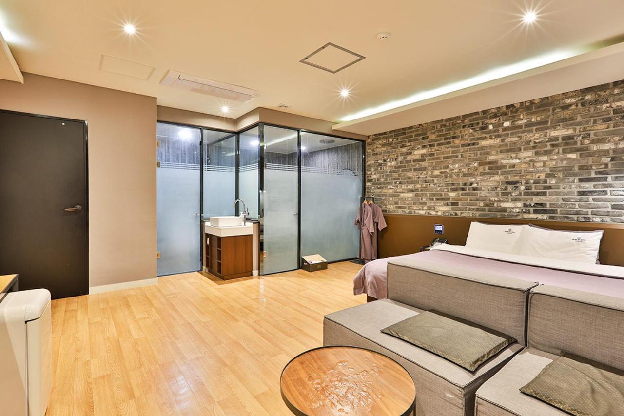 Brown Dot Hotel Jeonggwan Busan Buitenkant foto