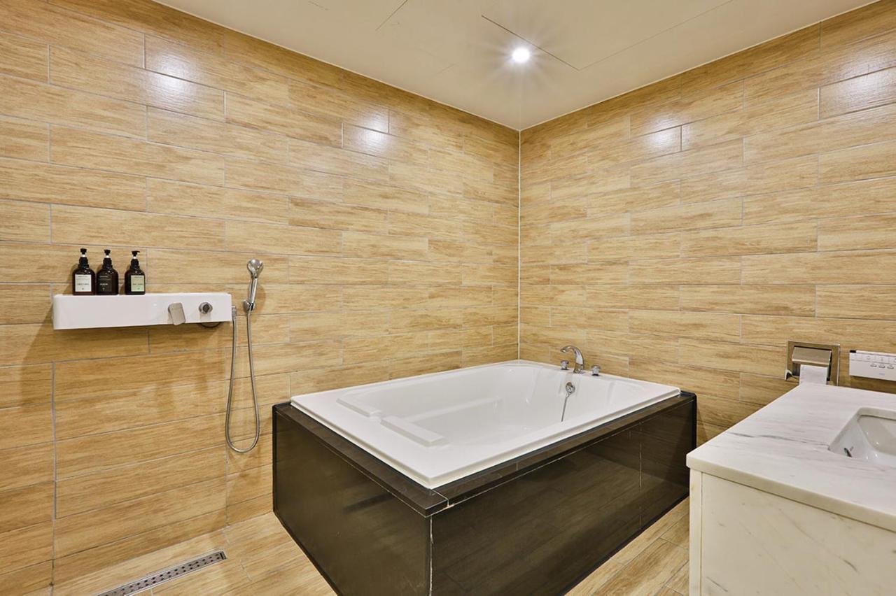 Brown Dot Hotel Jeonggwan Busan Buitenkant foto